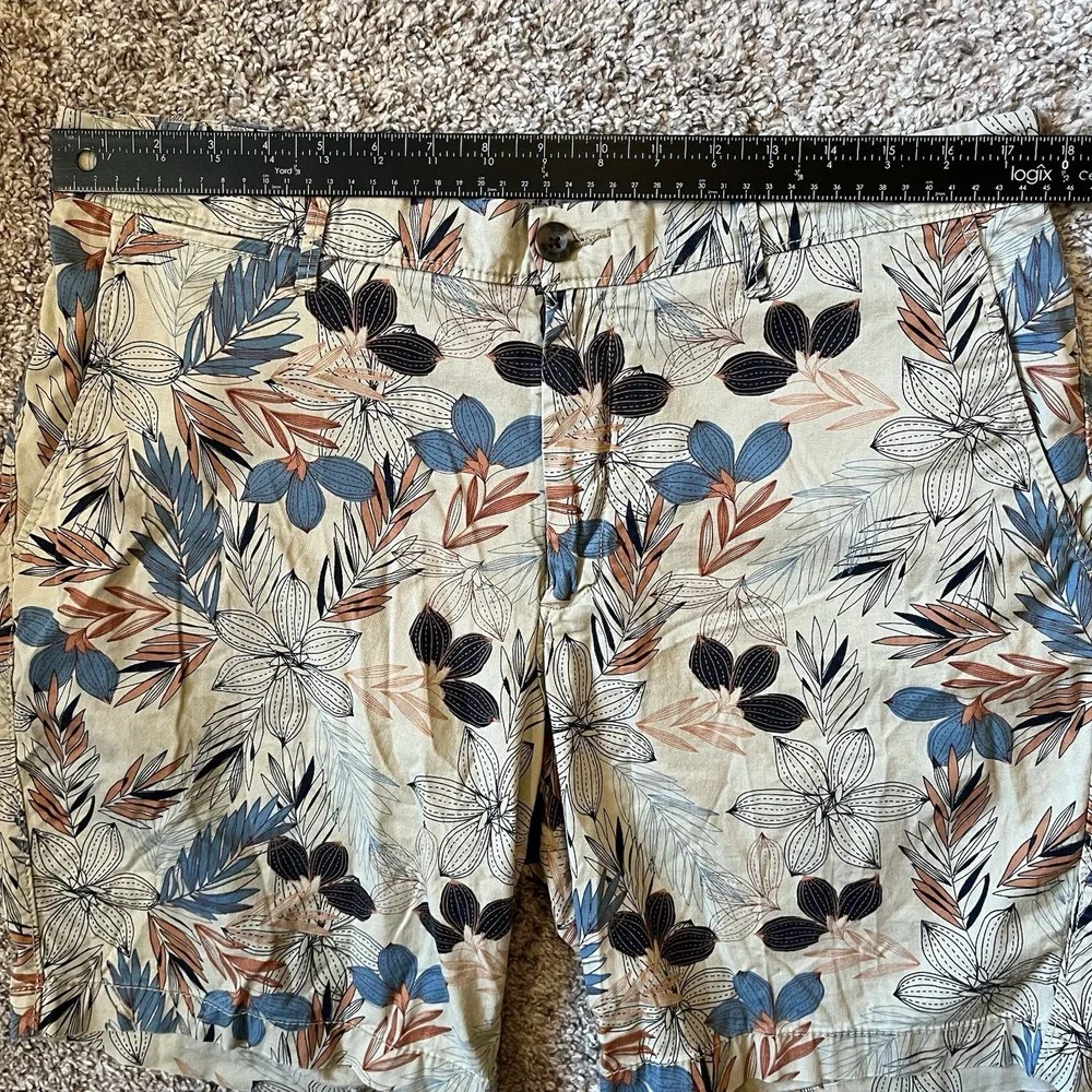 Goodfellow Mens Linden Short Sz.32x8/Biege/Floral Print/Flat Front/Casual-Chino